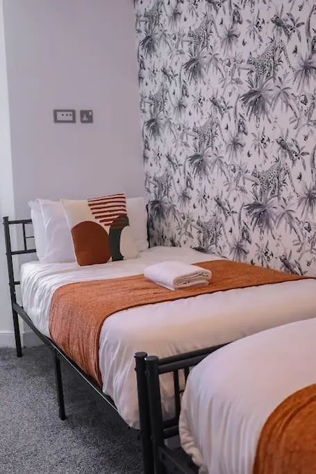 Large Seaside Apartment 1Min From Sea - Sleeps 6 Brighton United Kingdom